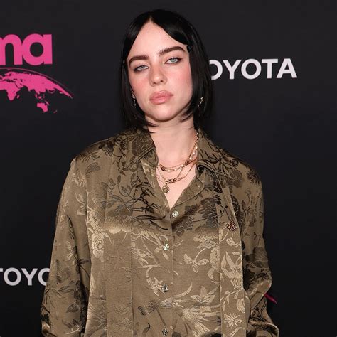 sexy billie eilish|Billie Eilish Cheekily Responds to Bikini Photo Showing Chest。